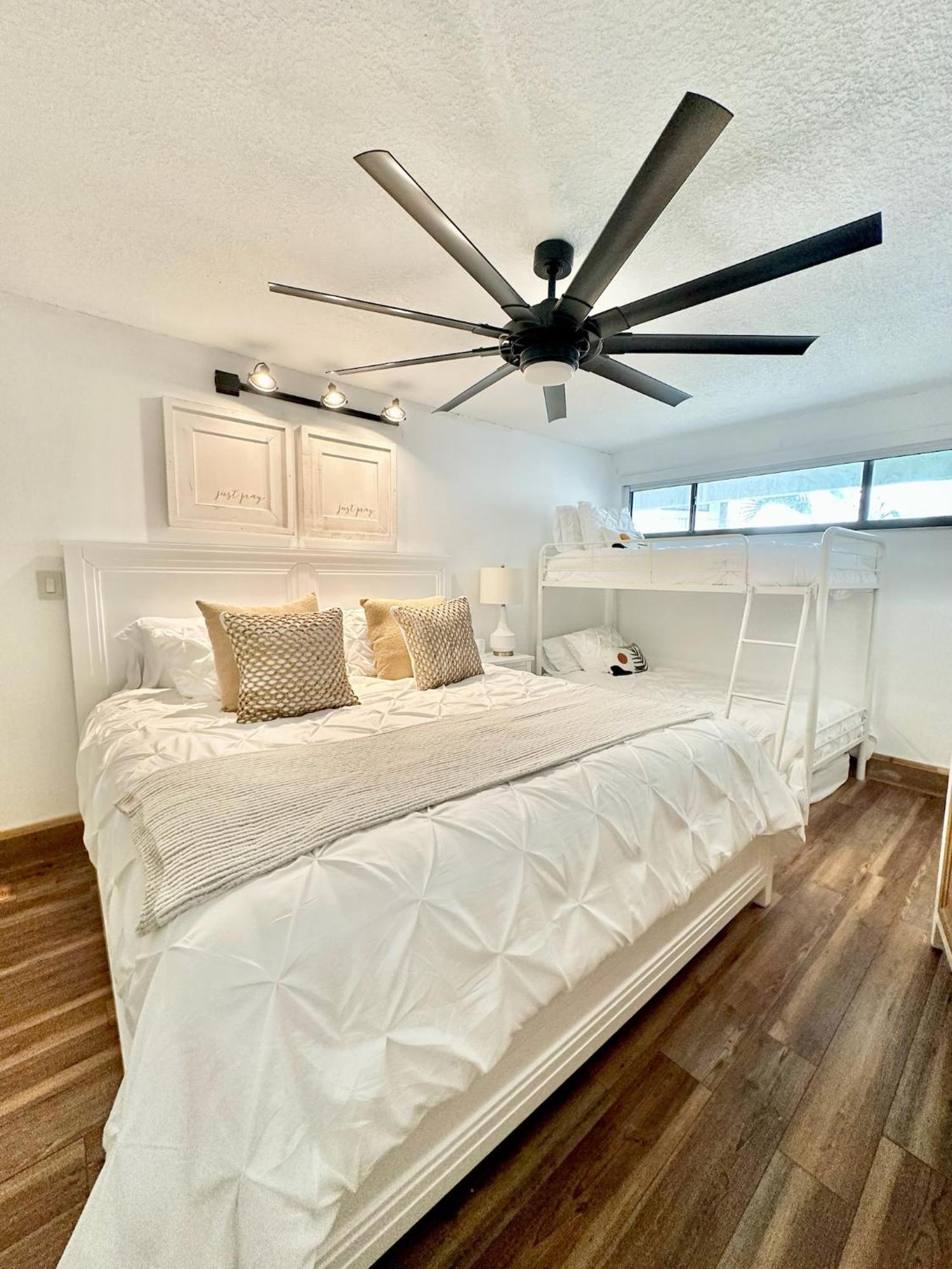 Tower 2 Master Suites, 2 Kings Beds, Marina キーラーゴ エクステリア 写真