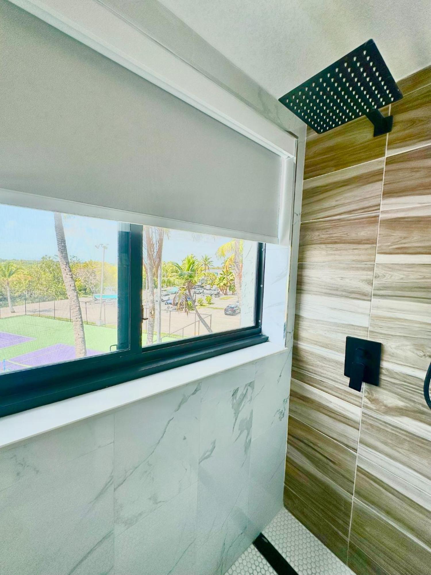 Tower 2 Master Suites, 2 Kings Beds, Marina キーラーゴ エクステリア 写真